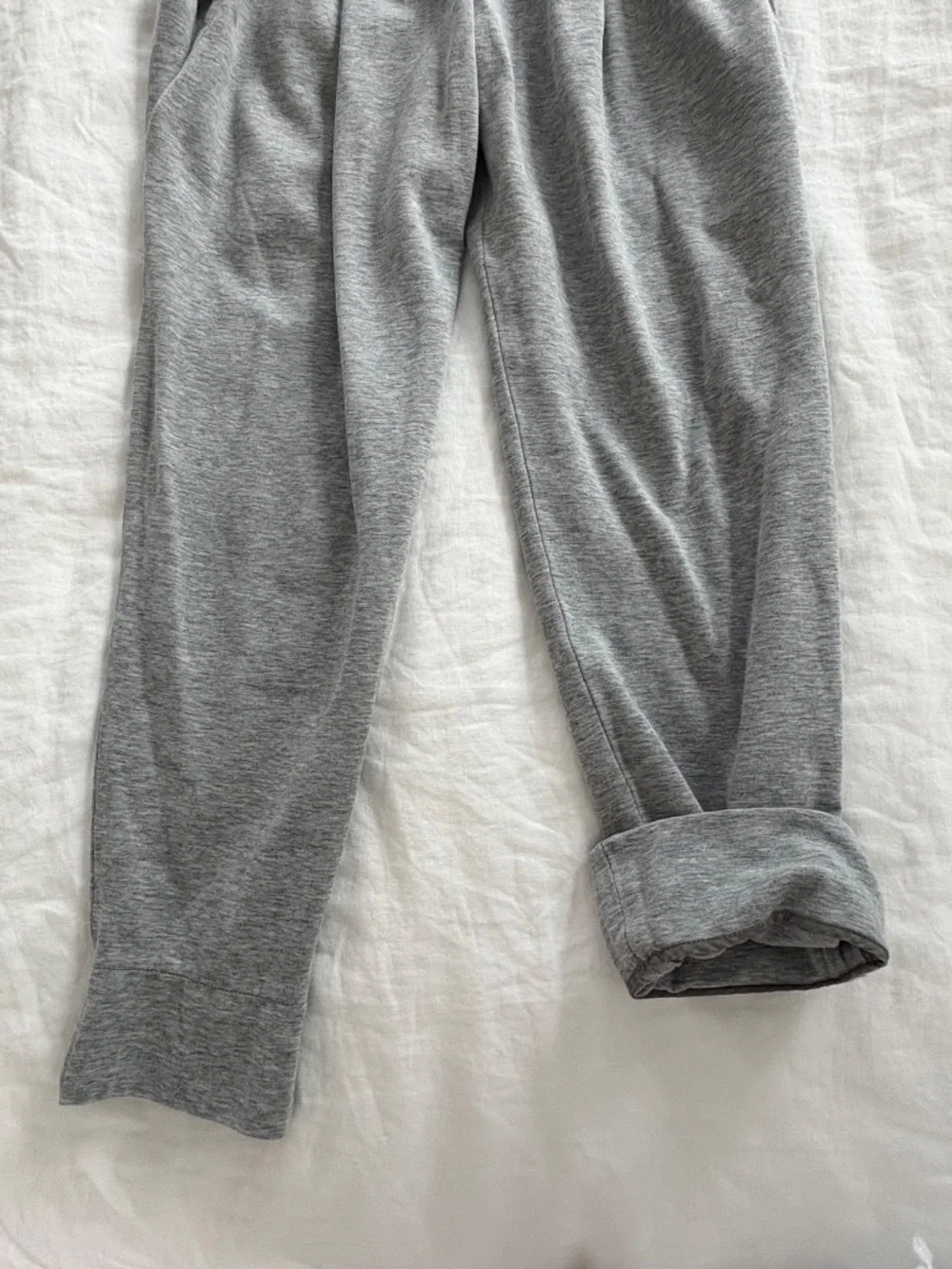 Brunello Cucinelli Gray Tapered Pleated Lounge Pants US 8